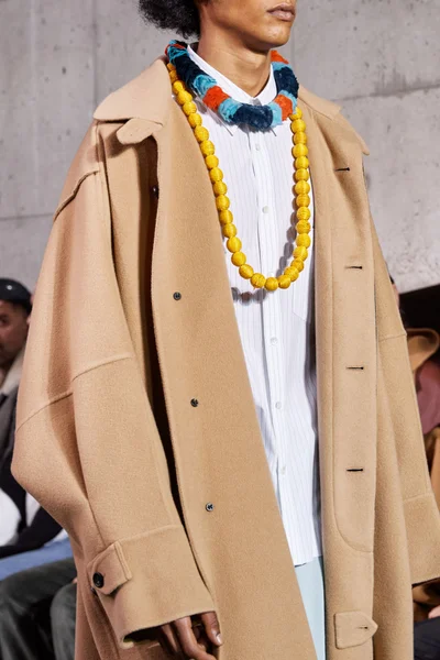 Look 63
